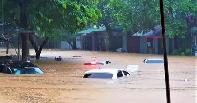 Ô tô ngập nước như lũ lụt ở Hà Giang sẽ bị hỏng nặng tới mức nào?